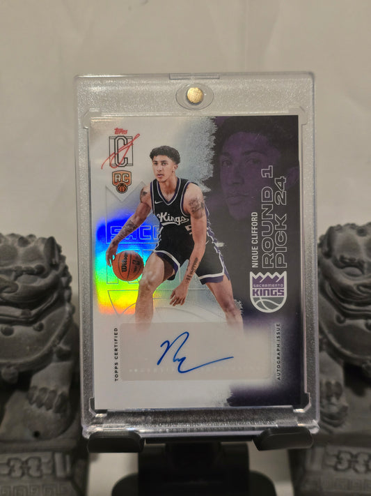 Topps Signature Class Nique Clifford Rookie Autograph Refractor
